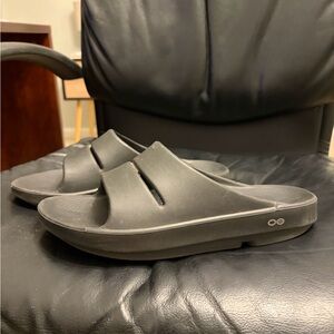Men's Black Oofos Slide Sandals, minimal wear